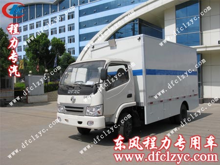 东风小霸王舞台车朴实的整车造型