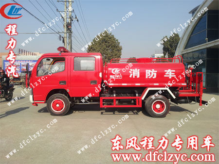 东风福瑞卡双排座多功能洒水车侧面展示