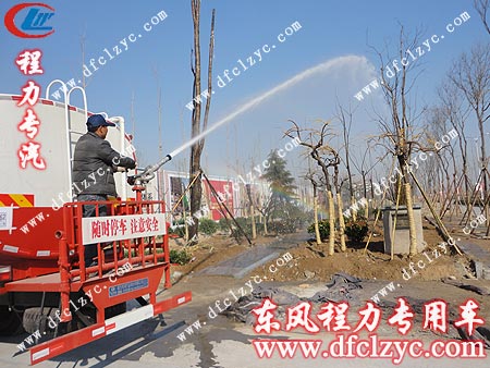 东风1208后双桥洒水车用户所在地试车效果