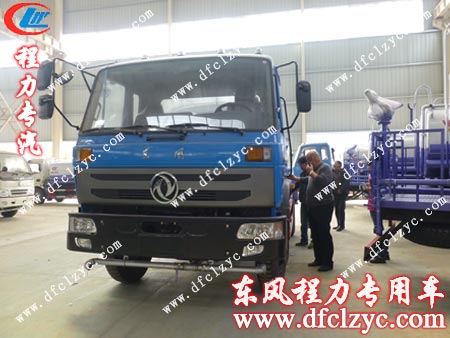 东风153多功能绿化洒水车整车造型