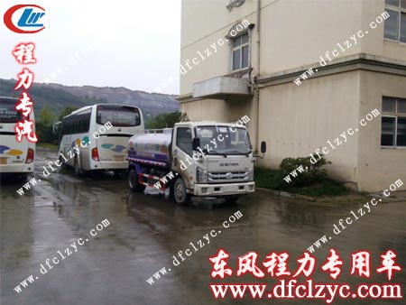 福田康瑞中型6吨洒水车