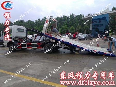 东风多利卡一拖二清障车