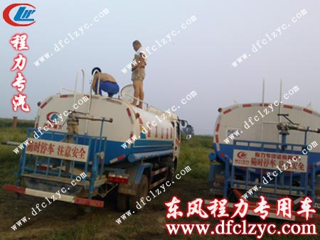 东风多利卡多功能洒水车验车
