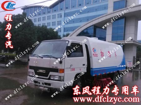 出厂时的湖北程力江铃扫路车