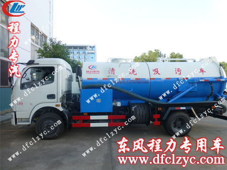 生产完成的东风多利卡清洗吸污车