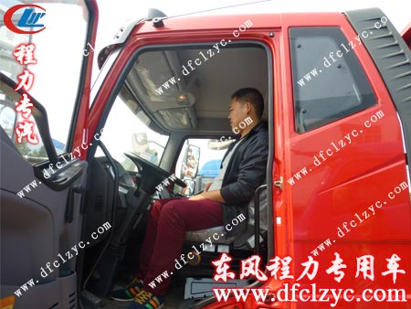 用户亲自感受解放豪华驾驶室