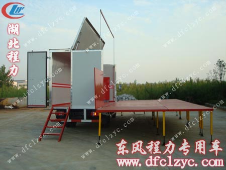 湖北程力专用汽车有限公司福田小卡舞台车尾部写照