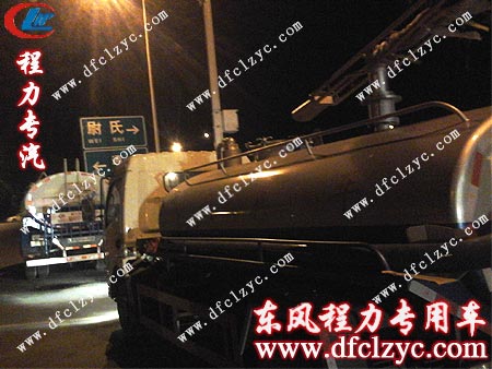 东风多利卡吸粪车到达河南尉氏县