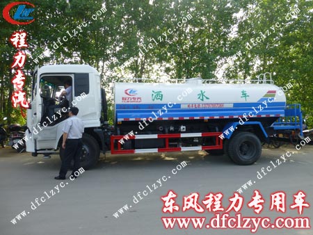 东风天锦洒水车
