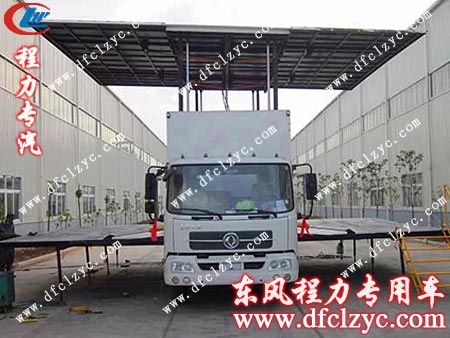 东风天锦流动舞台车的展开效果