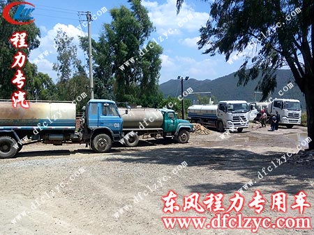 用户购买的湖北程力公司洒水车