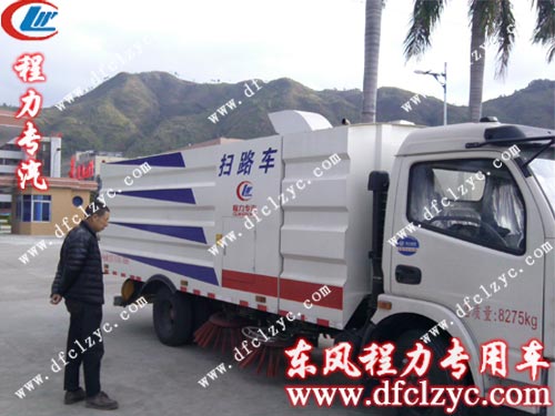湖北程力东风多利卡扫路车抵达目的地