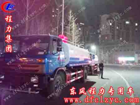 湖北程力153洒水车夜晚抵达河南许昌