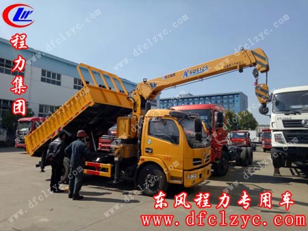 湖北程力东风小多利卡随车吊试车图