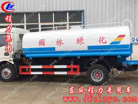 完工后的湖北程力东风大多利卡洒水车