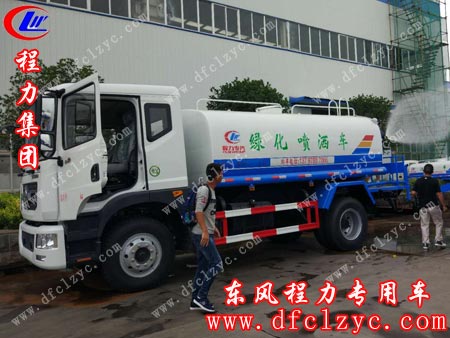 湖北程力东风多利卡D9洒水车正在试水