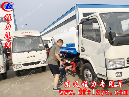 成品洒水车