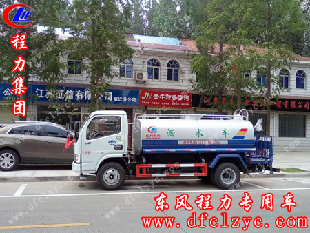 验收合格后东风小多利洒水车