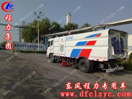 湖北程力东风天锦洒水车抵达用户所在地
