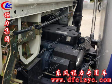 湖北程力洒水车柴油发动机外观图