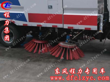 湖北程力东风小多利卡扫路车抵达用户所在地试车图