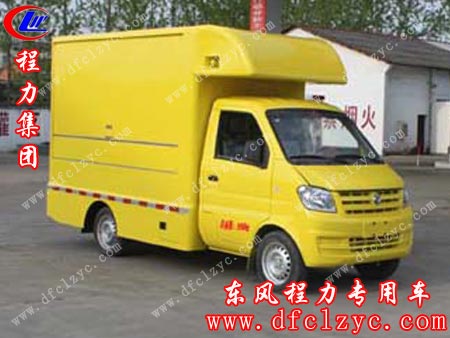 上图为湖北程力集团东风小康售货车