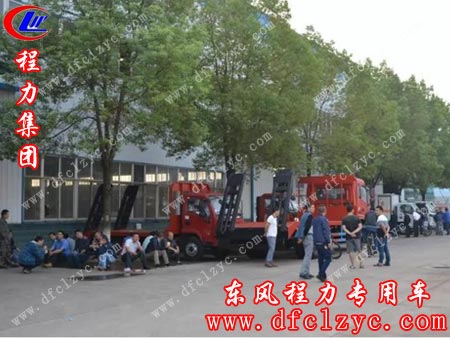 准备上班的程力人