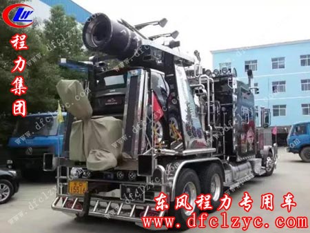湖北程力改造的以擎天柱为原型的车