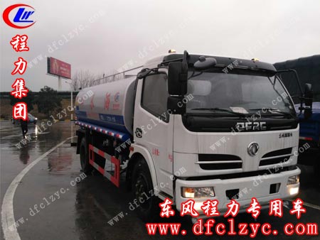 湖北程力司机风雨无阻把车安全送达目的地