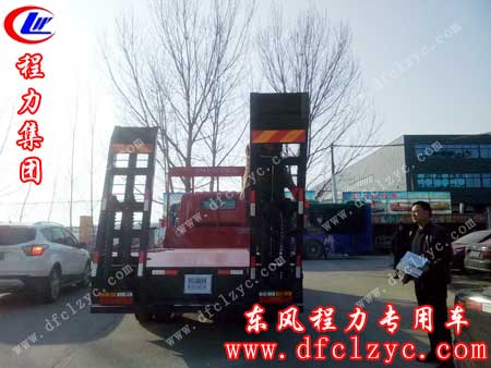 湖北程力平板运输车完工图片