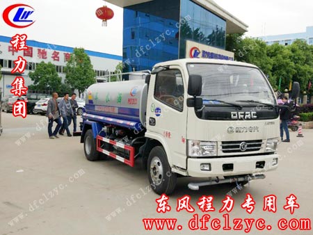 东风小多利卡洒水车