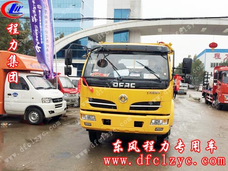 湖北程力东风多利卡平板车整装待备准备出发