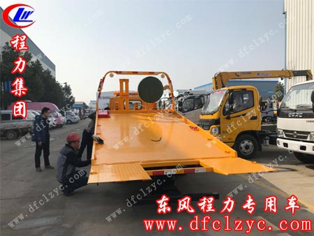 湖北程力清障车试车中