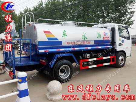 湖北程力东风小多利卡洒水车