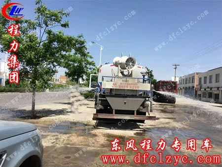 湖北程力东风D9洒水车达到客户所在地验车中