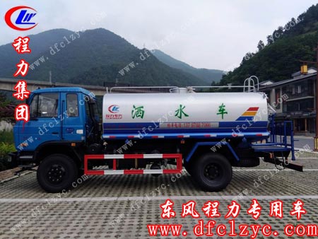东风145洒水车顺利到达西安用户所在地