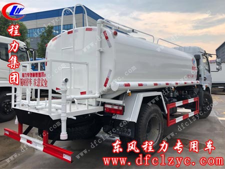 湖北程力集团东风多利卡洒水车