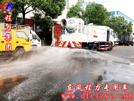 湖北程力东风天锦抑尘车试水中