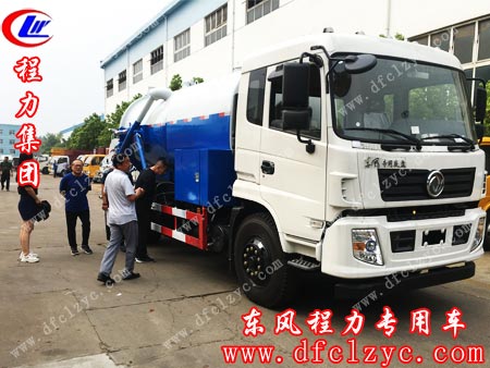 湖北程力东风153清洗吸污车完工图片