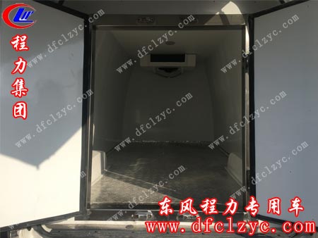 湖北程力福田G9面包冷藏车箱体内饰图