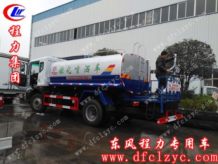 东风D9洒水车