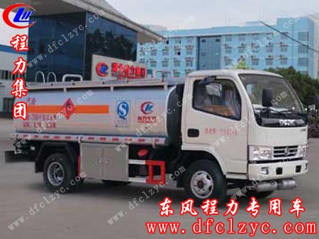 东风小多利卡加油车