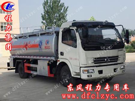 东风大多利卡加油车