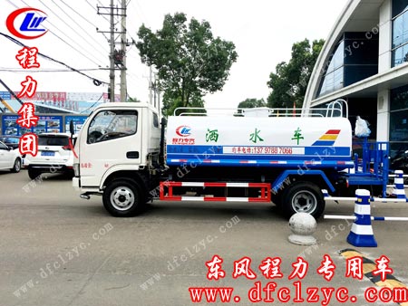湖北程力集团东风小多利卡洒水车
