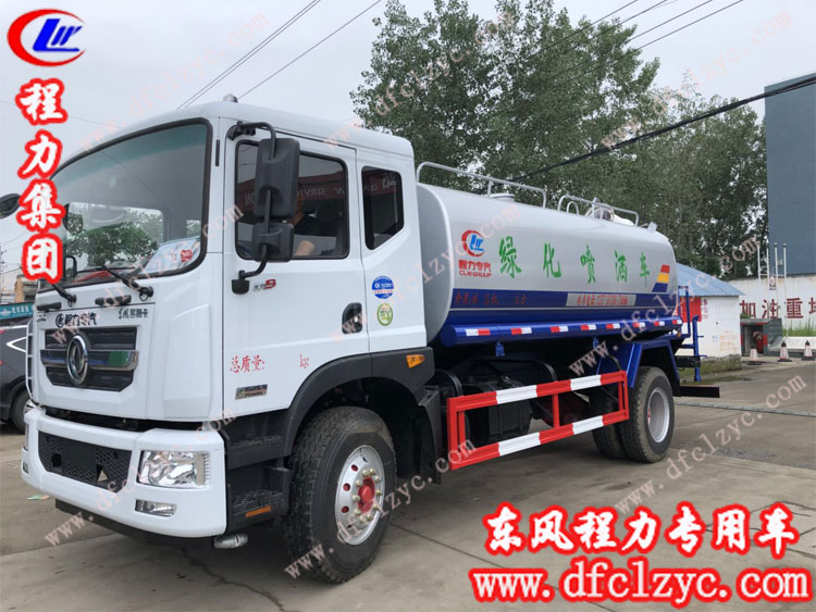 东风D9喷雾车