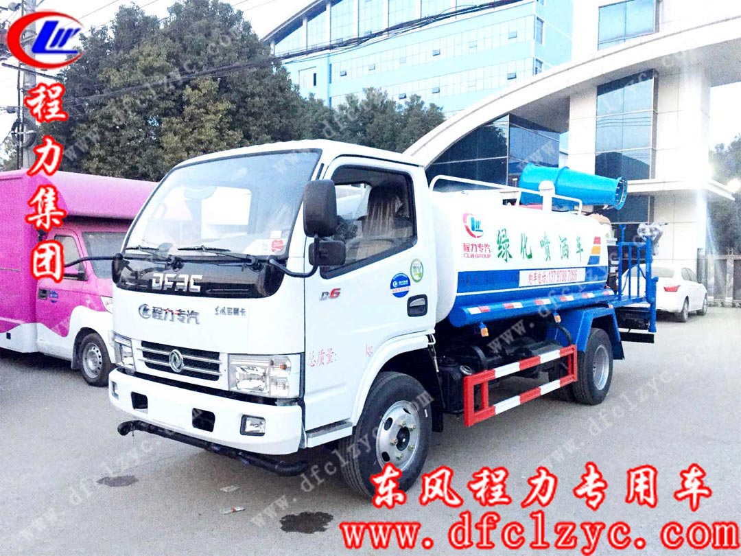 上图为湖北程力东风小多利卡喷药车