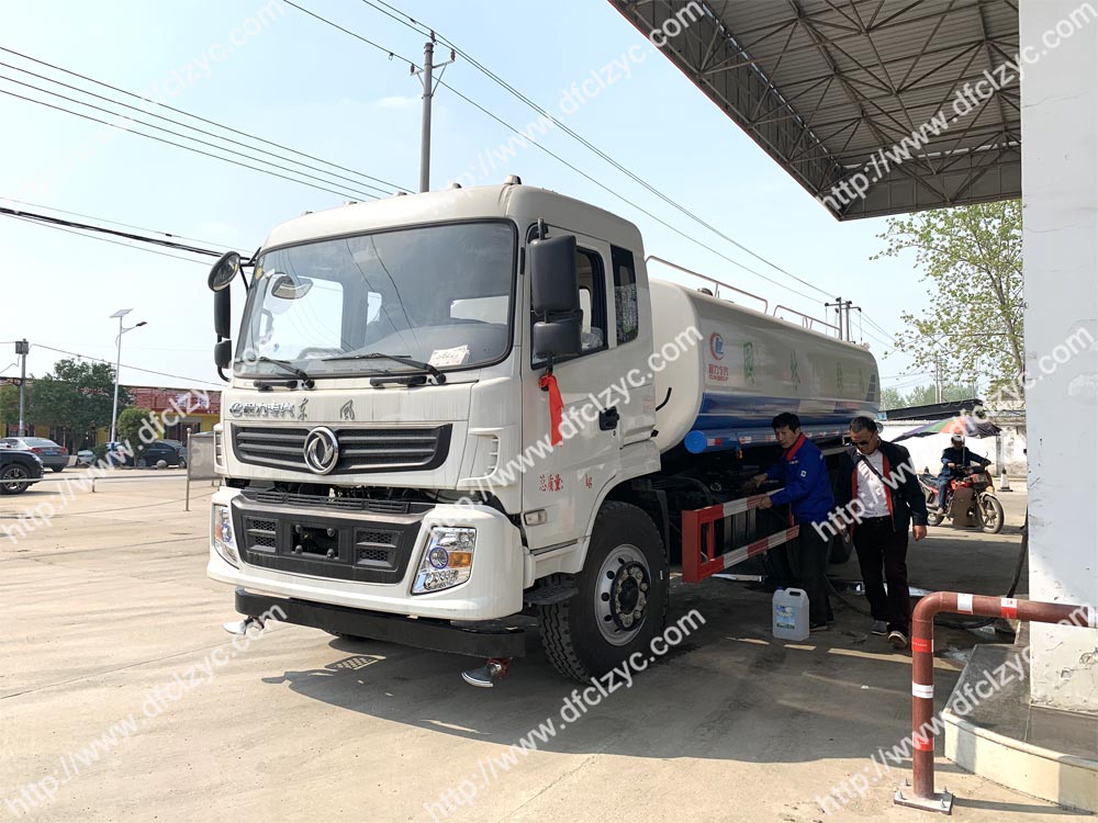 湖北程力东风后双桥洒水车