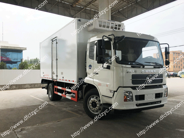 上图为湖北程力集团东风天锦冷藏车