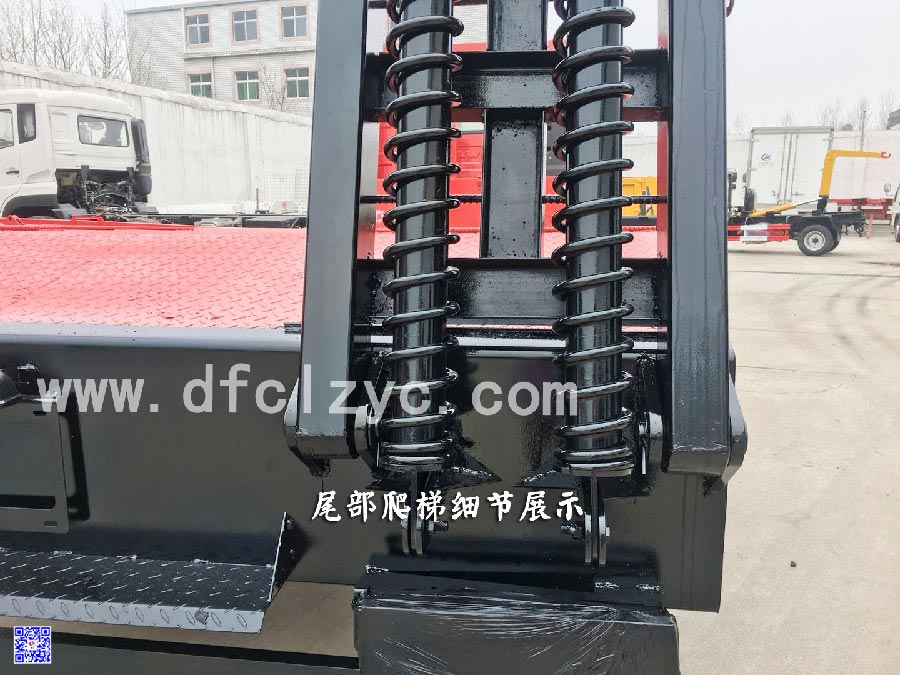 上图为湖北程力解放J6平板运输车