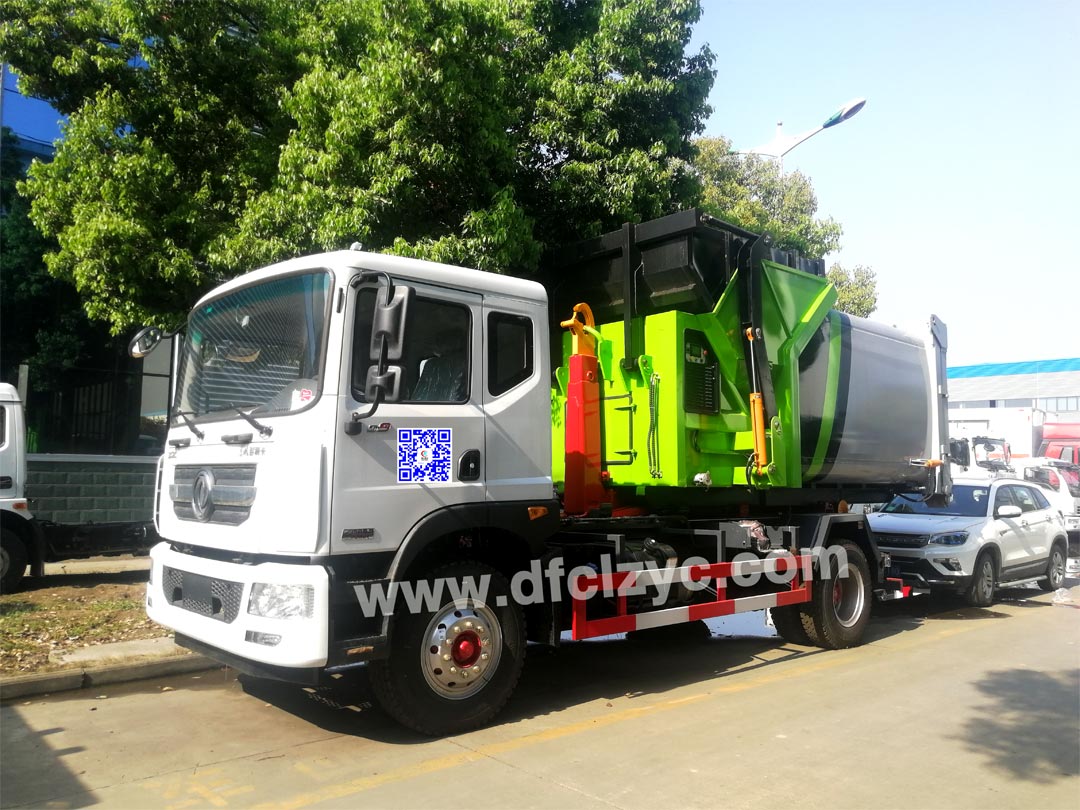 上图为湖北程力集团东风D9勾臂垃圾车